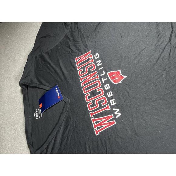 NWT Wisconsin Badgers Wrestling Woman’s 3X Black V-Neck T-Shirt Size 3XL New - Picture 5 of 8